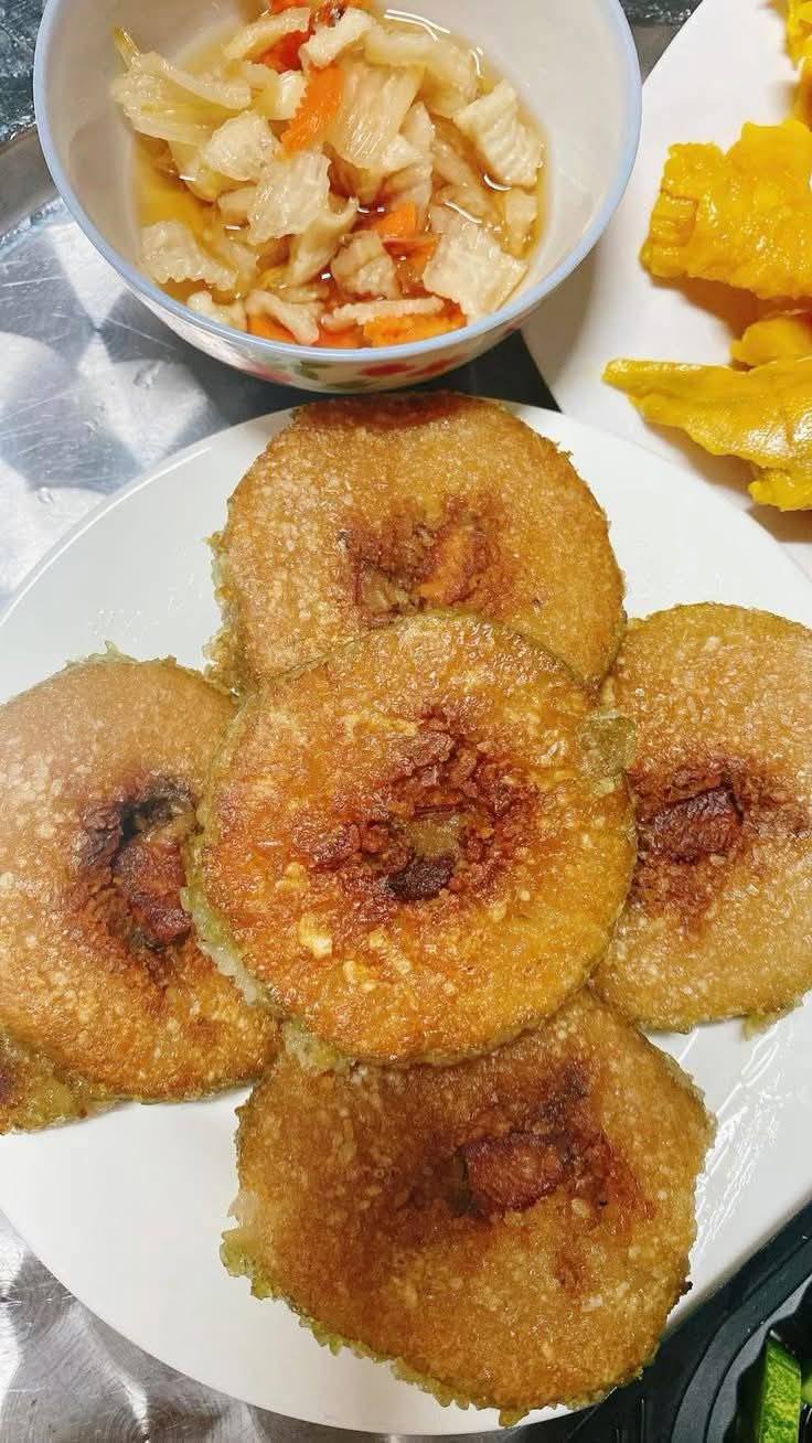 Mùng 5 “Giải Cứu” Tủ Lạnh: Bánh Chưng Chiên Giòn Rụm & Lời Chào Tạm Biệt Mỡ&nbsp;Màng