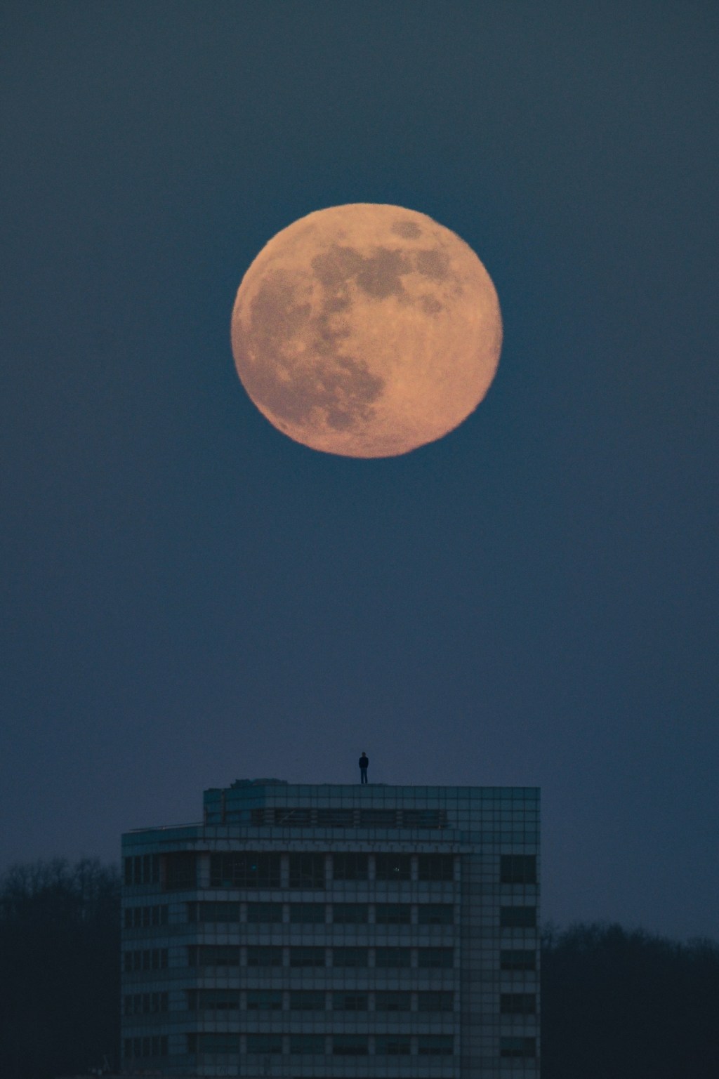 Rằm Tháng Chạp: Ánh Trăng Cuối Cùng Của Năm & Bài Học Về Sự “Tròn&nbsp;Đầy”