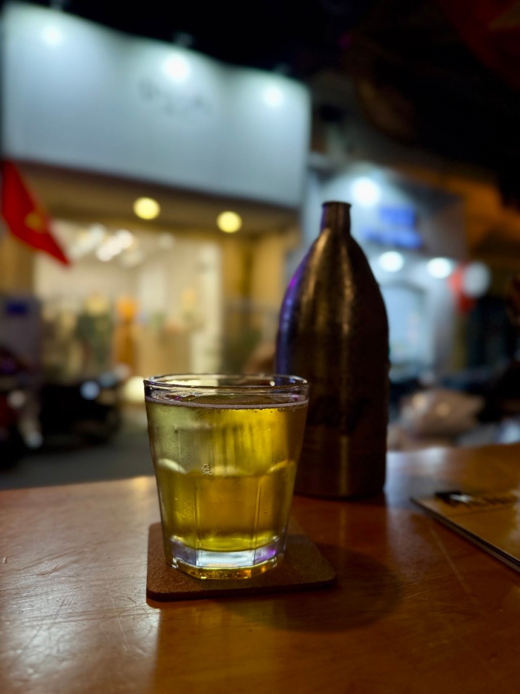 “Nhậu” Có Văn Hóa: Không Phải Để Say, Mà Để Trải Lòng & Tiếng “Zô” Của Tình Huynh Đệ